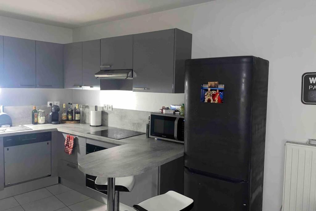 Meyzieu : Superbe Appartement Tres Cosy. Dış mekan fotoğraf