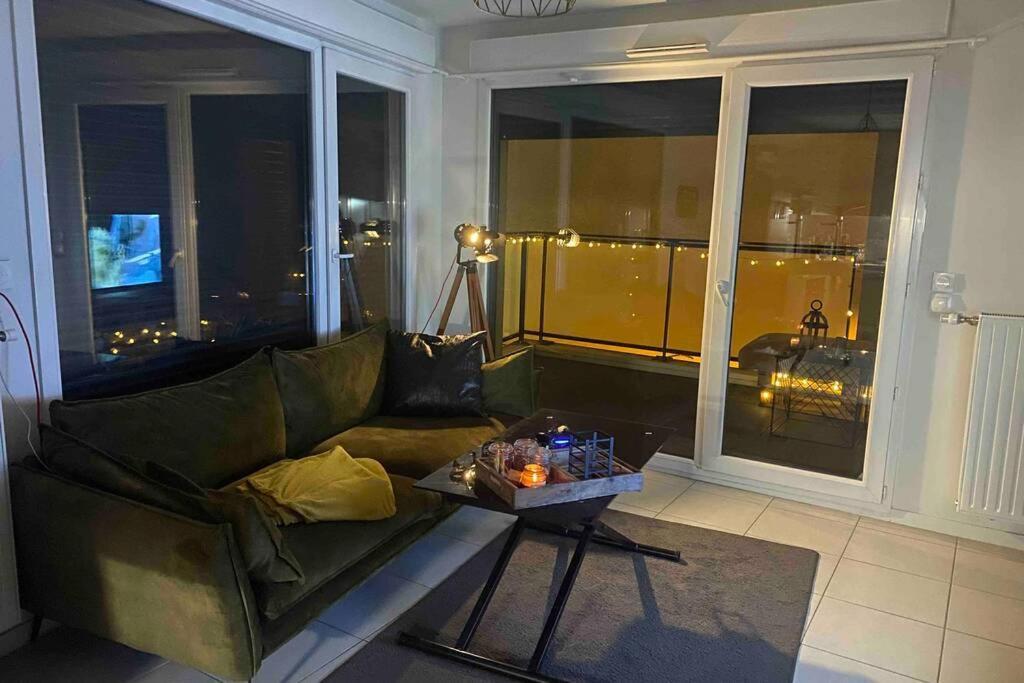 Meyzieu : Superbe Appartement Tres Cosy. Dış mekan fotoğraf